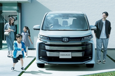 【モデル入り素材】S-Z（ハイブリッド・2WD・7人乗り）